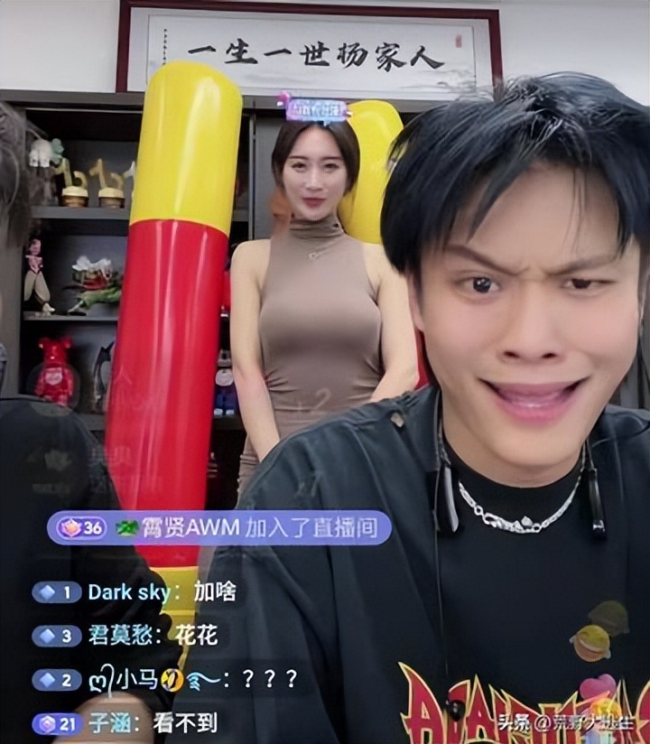 顶级网红收入高不高_网红直播带货收入排行_娱乐八卦中的网红有哪些-