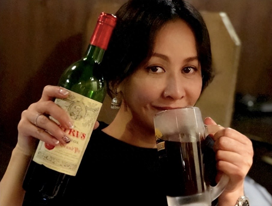 女明星娱乐排行榜_酒桌女神酒量排名_娱乐圈女明星酒量排行