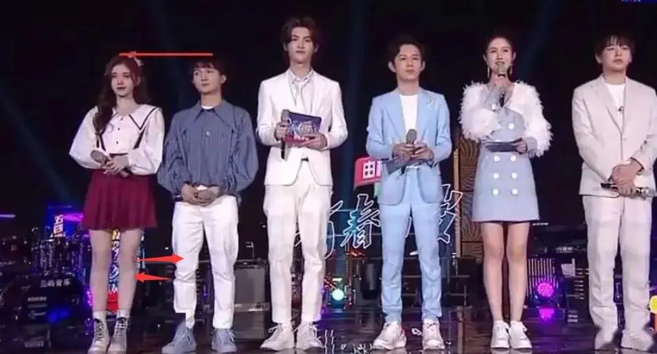 朱茵身高153cm演技颜值惊艳_女明星身高与颜值不匹配_娱乐圈哪些女名星很矮