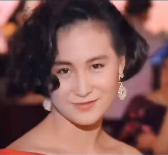 何超琼娱乐圈_娱乐圈超级巨星小说_娱乐圈超模小说