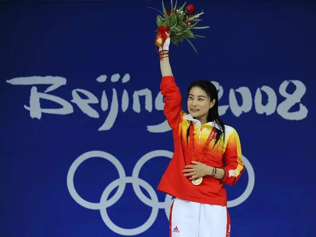 女明星富贵脸特征_天生富贵相女明星_旺夫面相的女明星