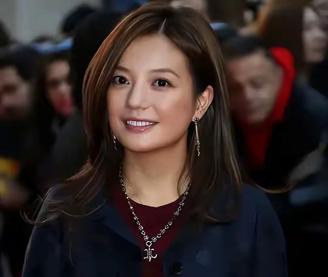 赵薇直播画面黑屏事件_赵薇复出之路受阻分析_热点明星直播近期,